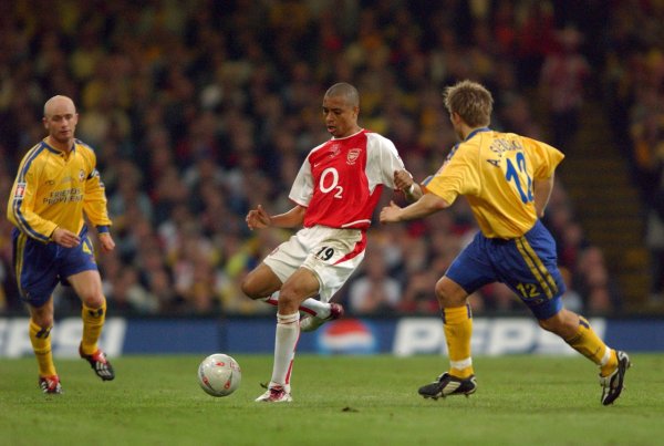 无形之墙！吉尔伯托-席尔瓦49岁生日，阿森纳官方送上祝福